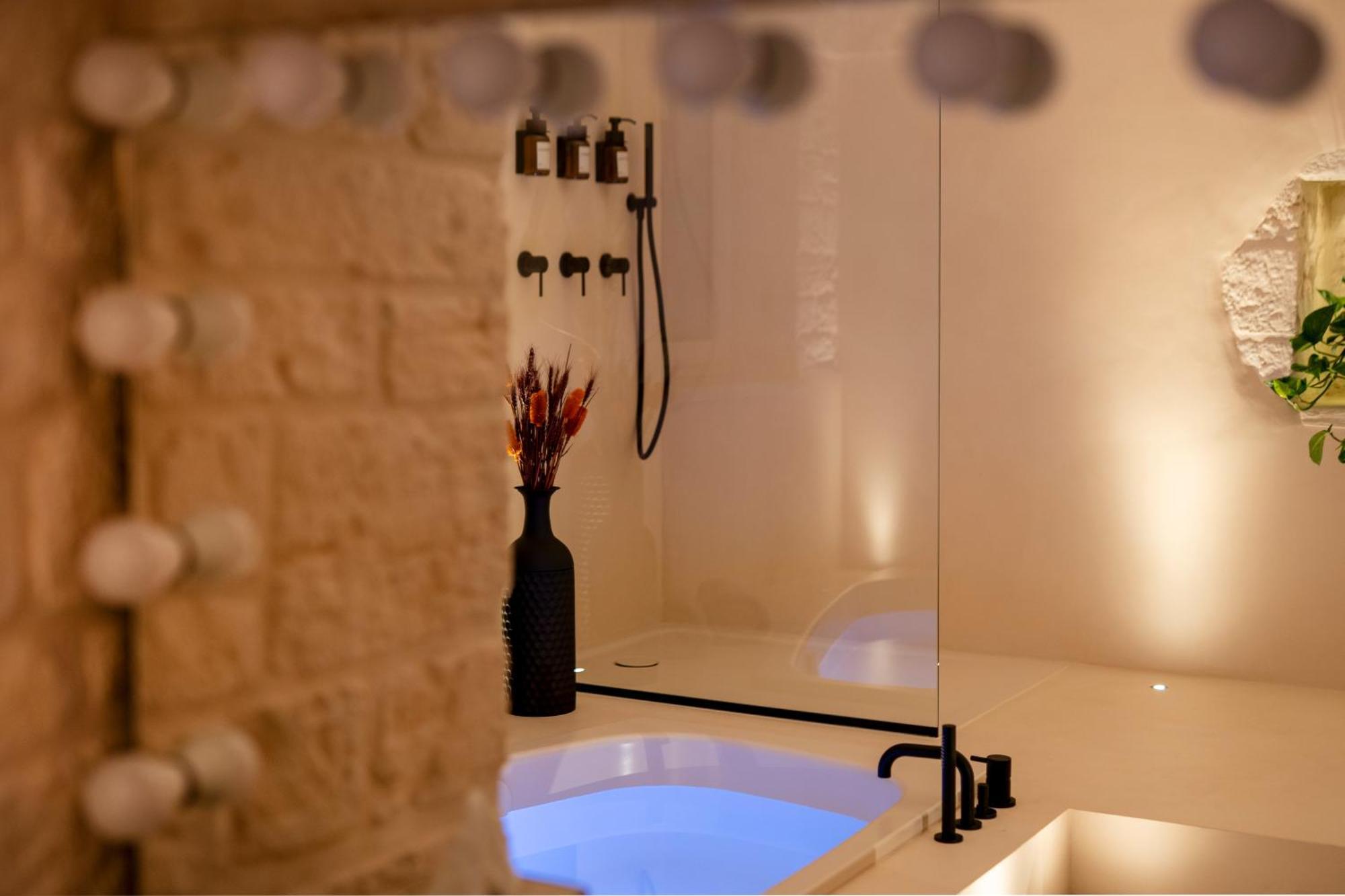 Apartamento Naiira Luxury Trullo - Jacuzzi And Patio Alberobello Exterior foto